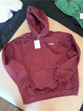 Gymshark Essential Hoodie – Burgundy – NWT
